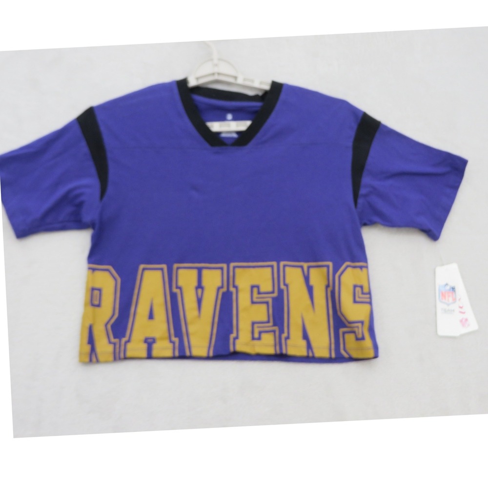 Baltimore Ravens Womens Cropped Purple V-Neck T-Shirt Small 9K1JBFJTE-RAV NWT
